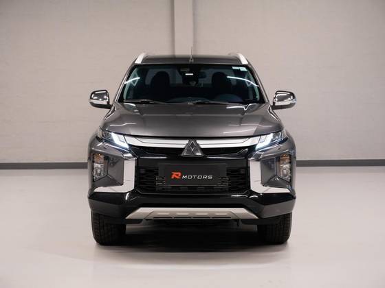 MITSUBISHI L200 TRITON 2.4 16V TURBO DIESEL SPORT HPE-S CD 4P 4X4 AUTOMÁTICO